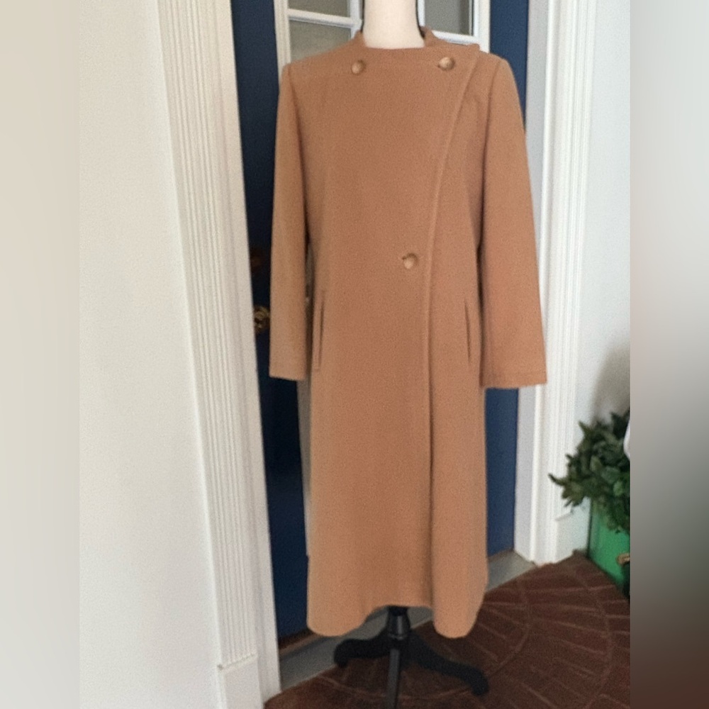 Vintage Elegant Honey Cream Women's Coat Size Medium